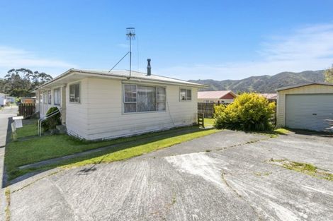 Photo of property in 35b Stockdale Street, Wainuiomata, Lower Hutt, 5014