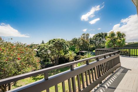 Photo of property in 3 Atua Street, Waikanae Beach, Waikanae, 5036