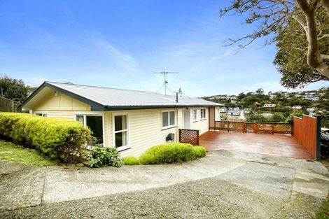 Photo of property in 9 Innes Way, Newlands, Wellington, 6037