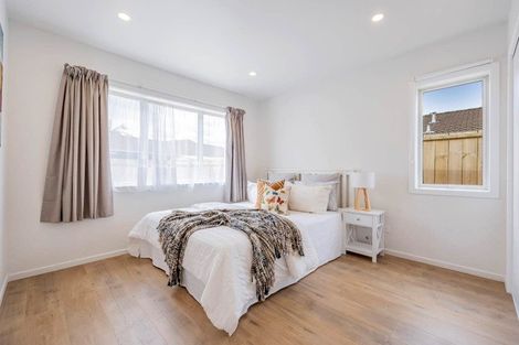 Photo of property in 16 Princeton Parade, Albany, Auckland, 0632