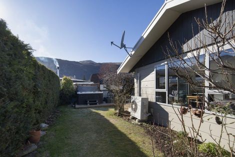 Photo of property in 7b Adamson Drive, Arrowtown, 9302