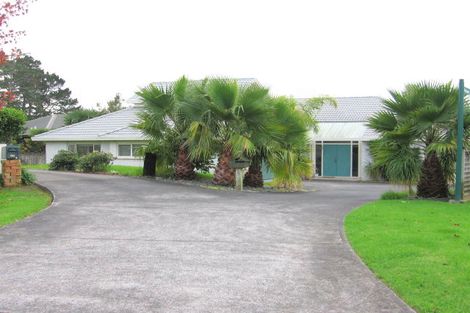 Photo of property in 22 Windfall Grove, Greenhithe, Auckland, 0632