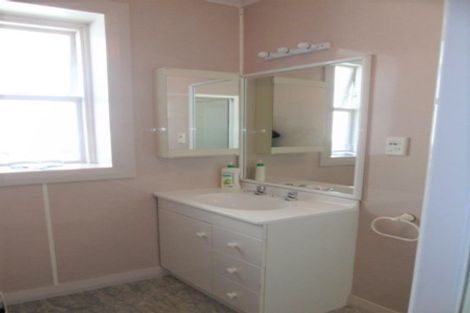 Photo of property in 77 Houghton Bay Road, Houghton Bay, Wellington, 6023