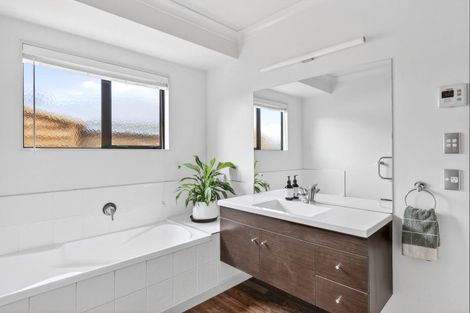 Photo of property in 65 Oaklands Drive, Cambridge, 3434