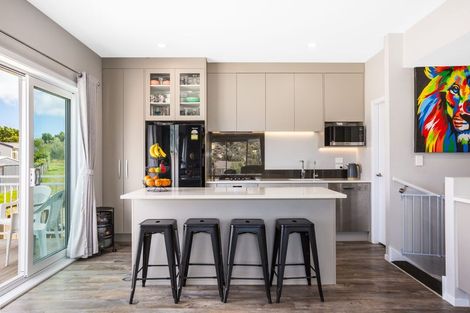 Photo of property in 47 Cleat Street, Whitby, Porirua, 5024