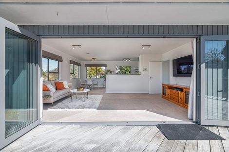 Photo of property in 9 Dundas Place, Henderson, Auckland, 0612