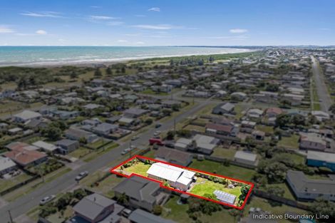 Photo of property in 18 Aotea Street, Castlecliff, Whanganui, 4501