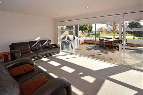 Photo of property in 71 The Track, Takanini, 2112