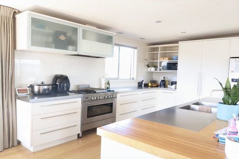 Photo of property in 2 Mccauley Grove, Hilltop, Taupo, 3330