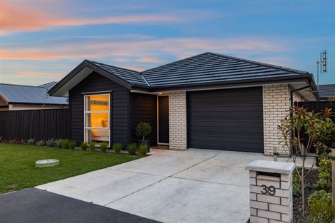 Photo of property in 39 Blue Jacket Drive, Halswell, Christchurch, 8025