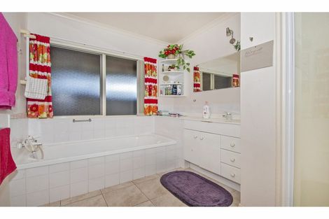 Photo of property in 11 Bush Haven Drive, Te Kamo, Whangarei, 0112