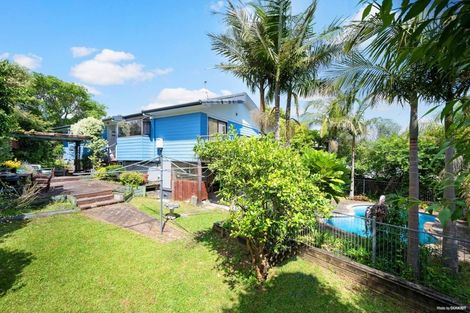 Photo of property in 9 Kingussie Place, Highland Park, Auckland, 2010