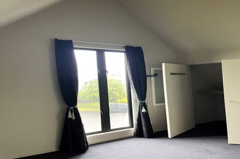 Photo of property in 15 Ruapehu Drive, Fitzherbert, Palmerston North, 4410