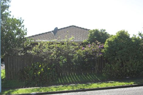 Photo of property in 2/54 Highland Park Drive, Highland Park, Auckland, 2010