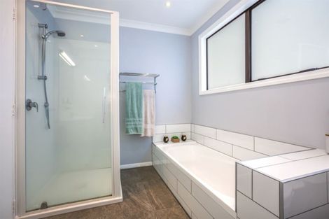 Photo of property in 19 Staysail Place, Whitby, Porirua, 5024