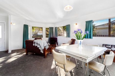 Photo of property in 16 Rossiter Street, Tawa, Wellington, 5028