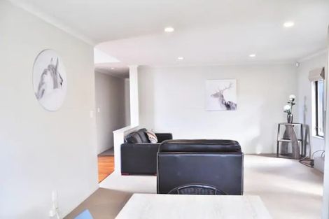 Photo of property in 12 Kalmore Place, Flat Bush, Auckland, 2016