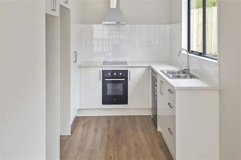 Photo of property in 1b Kohekohe Street, New Lynn, Auckland, 0600