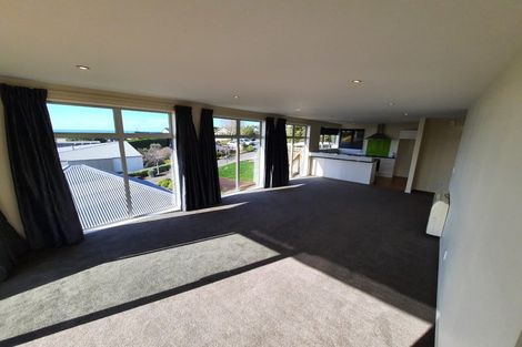 Photo of property in 42 Moncks Spur Road, Redcliffs, Christchurch, 8081