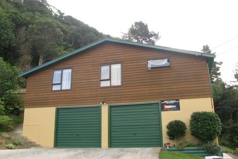 Photo of property in 28 Korau Grove, Stokes Valley, Lower Hutt, 5019