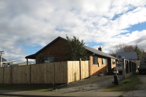 Photo of property in 1 Aeolus Place, Wanaka, 9305