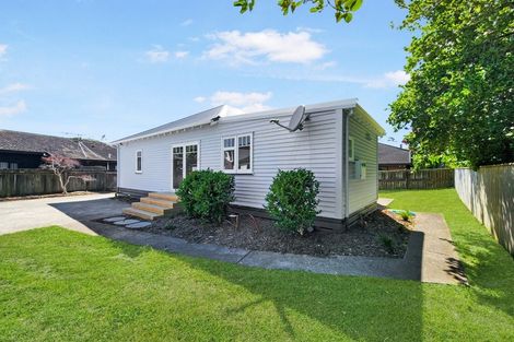Photo of property in 1-2/6a Pohutukawa Street, Woburn, Lower Hutt, 5010