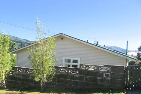 Photo of property in 106 Creswick Terrace, Northland, Wellington, 6012