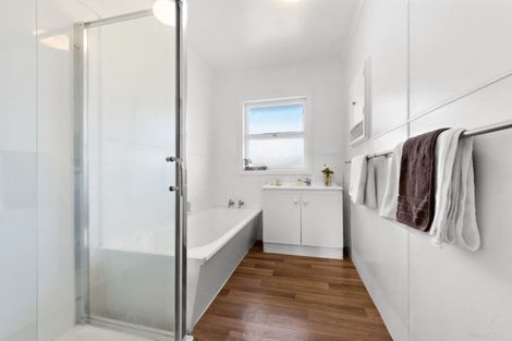 Photo of property in 34 Kohekohe Street, New Lynn, Auckland, 0600