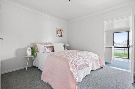 Photo of property in 15a Correa Court, Goodwood Heights, Auckland, 2105