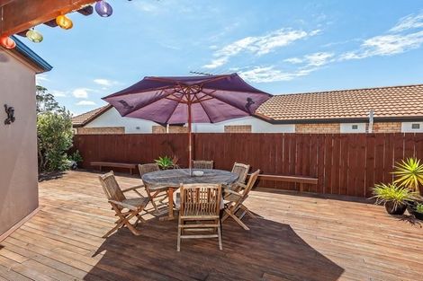 Photo of property in 9 Fearnley Grove, Albany, Auckland, 0632