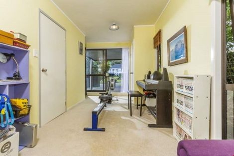 Photo of property in 1 Naviti Place, Browns Bay, Auckland, 0630