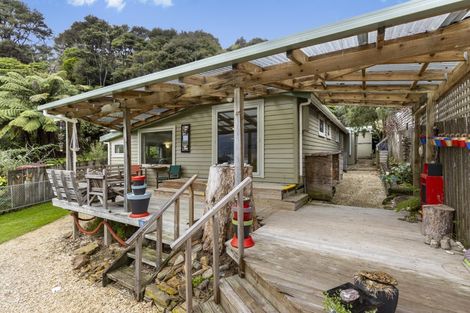 Photo of property in 19 Sandy Bay Road, Black Rock, Picton, 7282