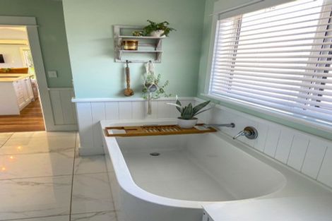 Photo of property in 35 Sears Road, Meeanee, Napier, 4183