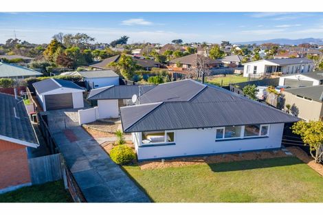 Photo of property in 17 Cromer Place, New Brighton, Christchurch, 8062