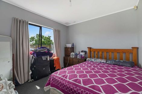 Photo of property in 127 Maplesden Drive, Clendon Park, Auckland, 2103