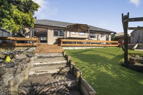 Photo of property in 20 Collingwood Road, Waiuku, 2123