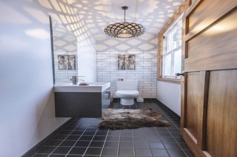 Photo of property in 16 Brewster Street, Bluff Hill, Napier, 4110