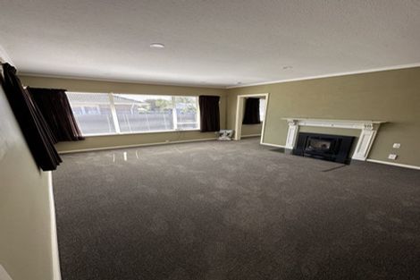 Photo of property in 11 Lyndhurst Crescent, Aranui, Christchurch, 8061