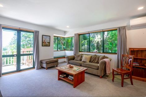 Photo of property in 86 Wood Bay Road, Titirangi, Auckland, 0604