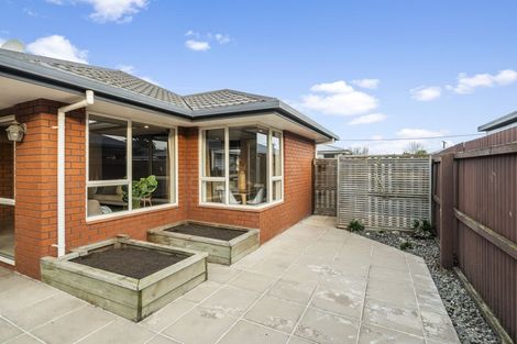 Photo of property in 33 Daniels Road, Redwood, Christchurch, 8051