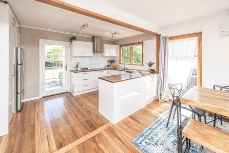 Photo of property in 5 Hurworth Place, College Estate, Whanganui, 4500