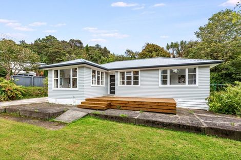 Photo of property in 16 Rintoul Grove, Stokes Valley, Lower Hutt, 5019
