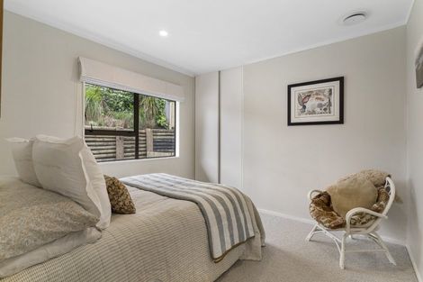 Photo of property in 2/106 Island Bay Road, Beach Haven, Auckland, 0626