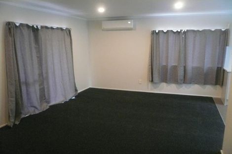 Photo of property in 43 Edmonton Road, Henderson, Auckland, 0612