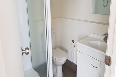 Photo of property in 8c Schnapper Rock Road, Schnapper Rock, Auckland, 0632