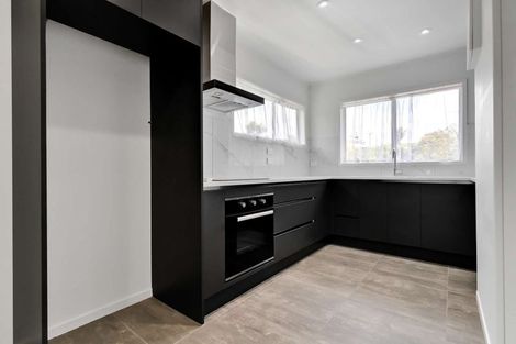 Photo of property in 2/42 Sheridan Drive, New Lynn, Auckland, 0600