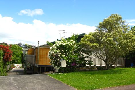Photo of property in 1/5 Zita Avenue, Matakatia, Whangaparaoa, 0930