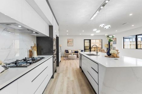 Photo of property in 3/7 Alston Avenue, Kelston, Auckland, 0602