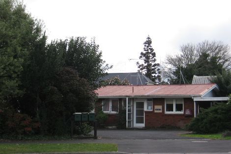 Photo of property in 2/15 Tralee Place, Hillcrest, Hamilton, 3216