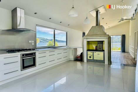 Photo of property in 6 Bewley Avenue, Macandrew Bay, Dunedin, 9014